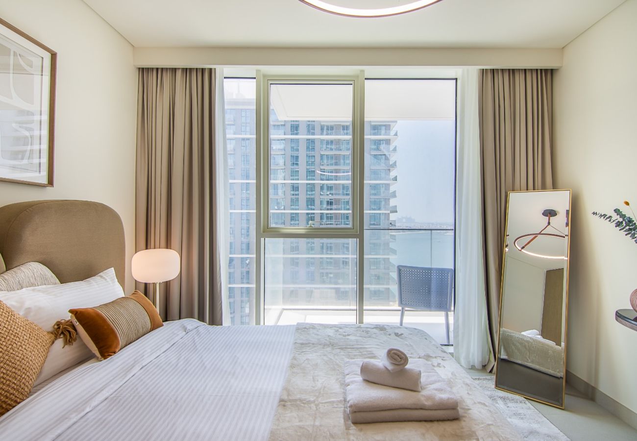Apartment in Dubai - Luxury 1-Bedroom Apartment | Beach Mansion Tower 1 | Emaar Beachfront