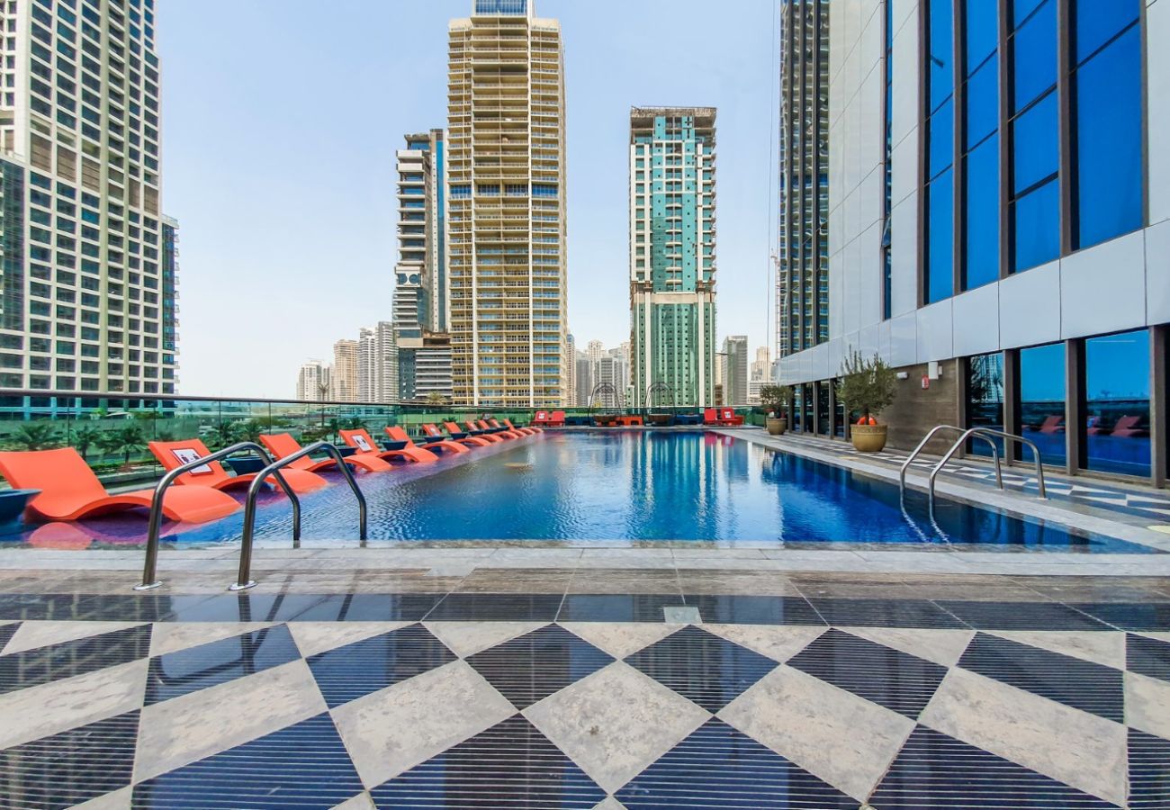 Apartment in Dubai - Elegant 1-Bedroom Escape at MBL Residence, JLT