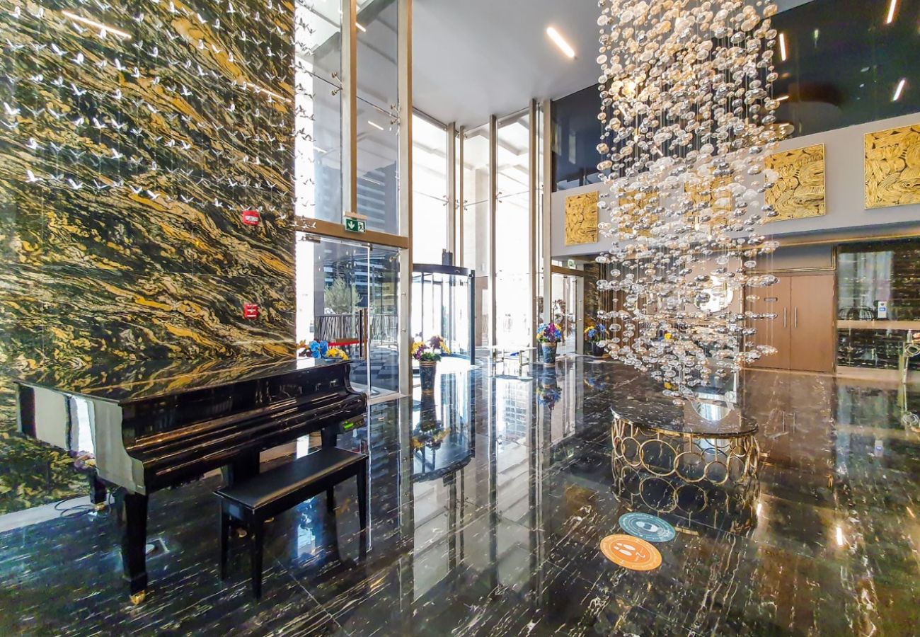 Apartment in Dubai - Elegant 1-Bedroom Escape at MBL Residence, JLT