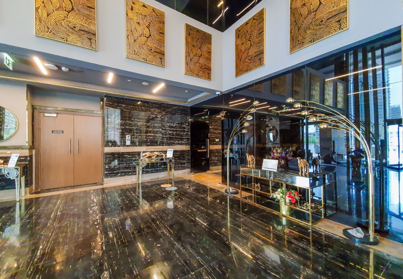 Apartment in Dubai - Elegant 1-Bedroom Escape at MBL Residence, JLT