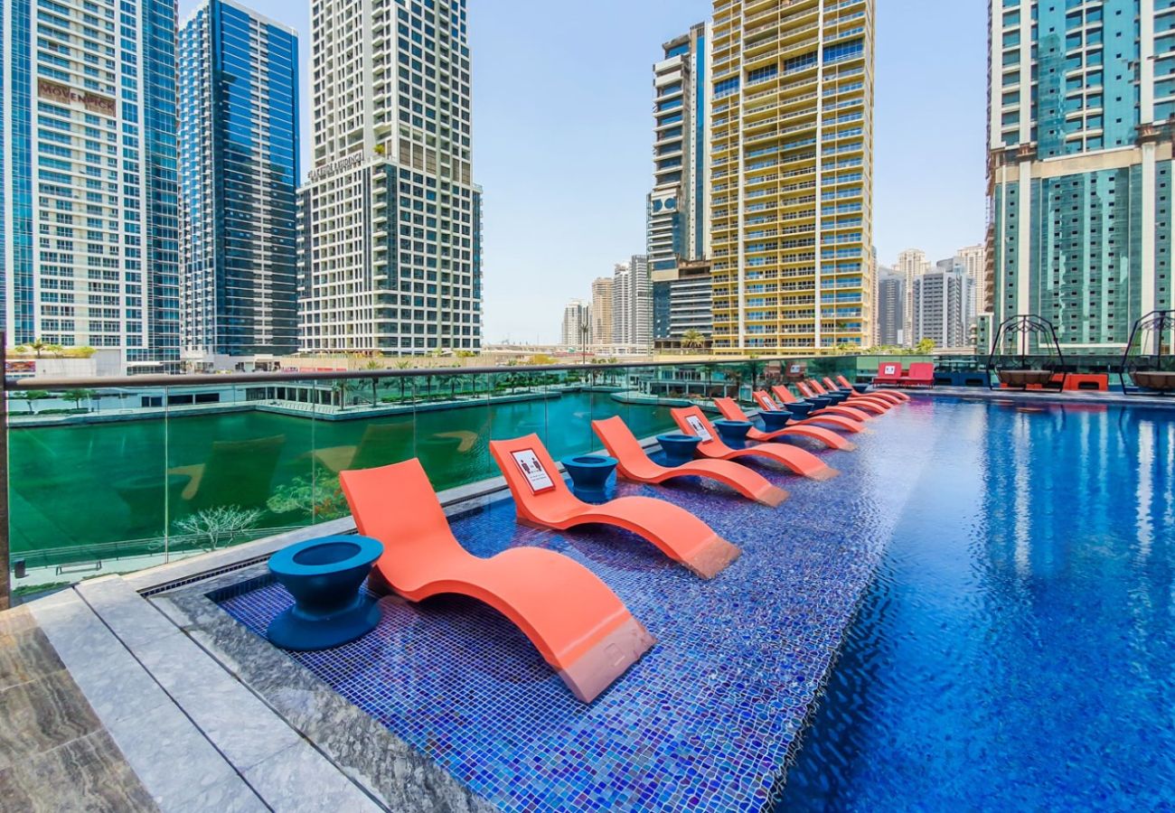 Apartment in Dubai - Elegant 1-Bedroom Escape at MBL Residence, JLT