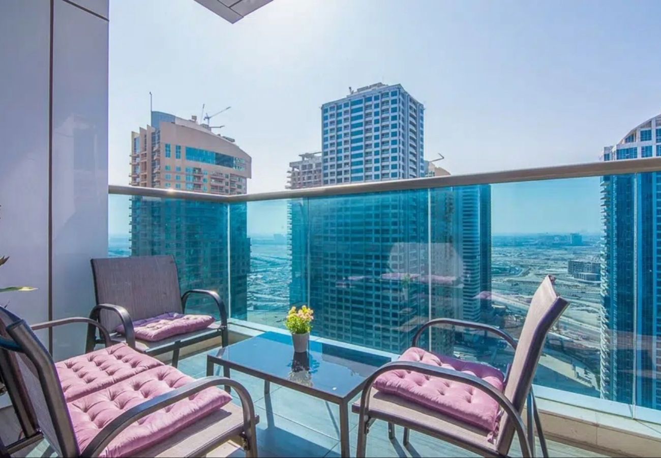 Apartment in Dubai - Elegant 1-Bedroom Escape at MBL Residence, JLT