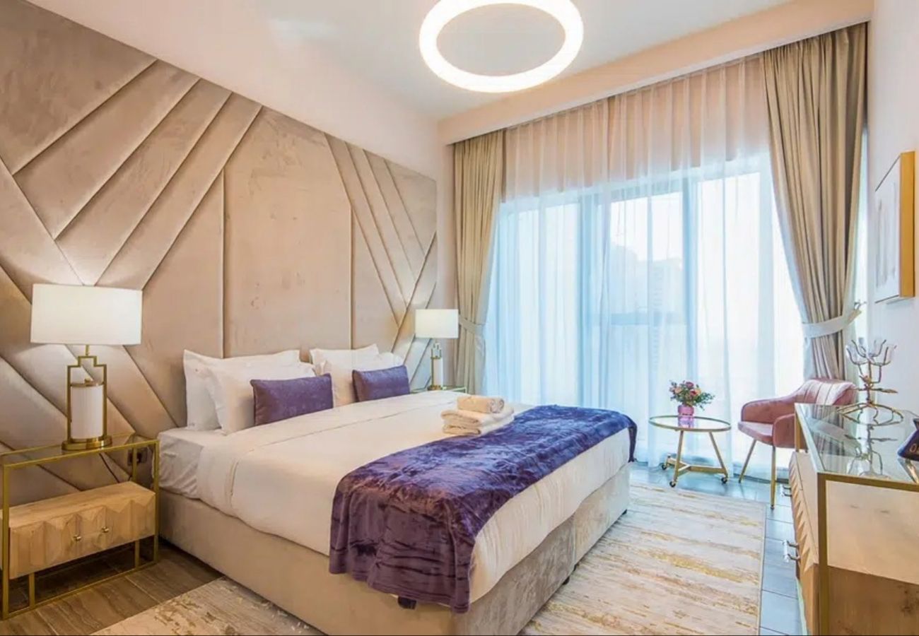 Apartment in Dubai - Elegant 1-Bedroom Escape at MBL Residence, JLT