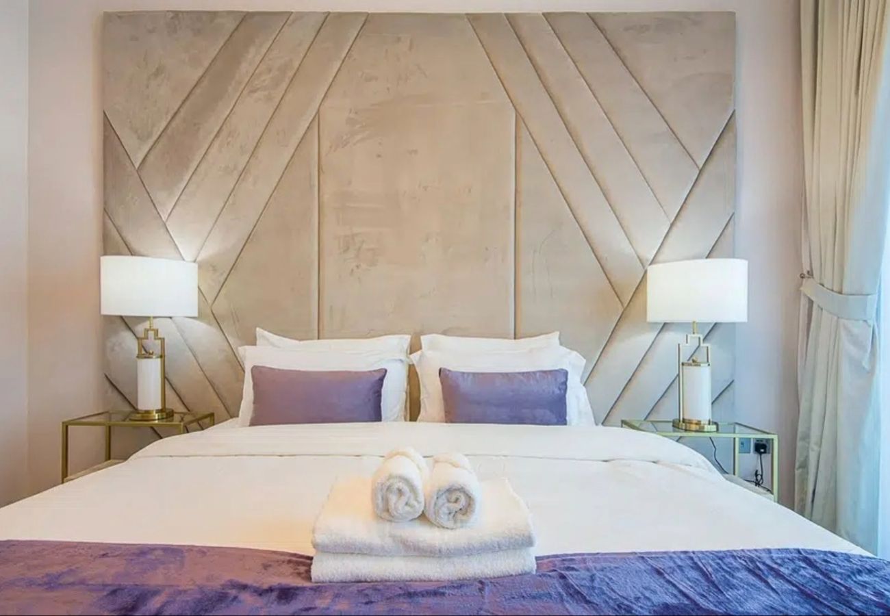 Apartment in Dubai - Elegant 1-Bedroom Escape at MBL Residence, JLT